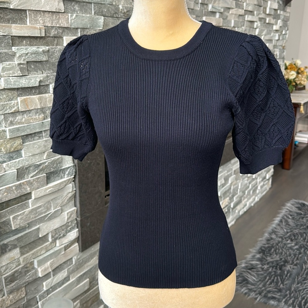 Elie Tahari Sweater. Navy color. Size Small.